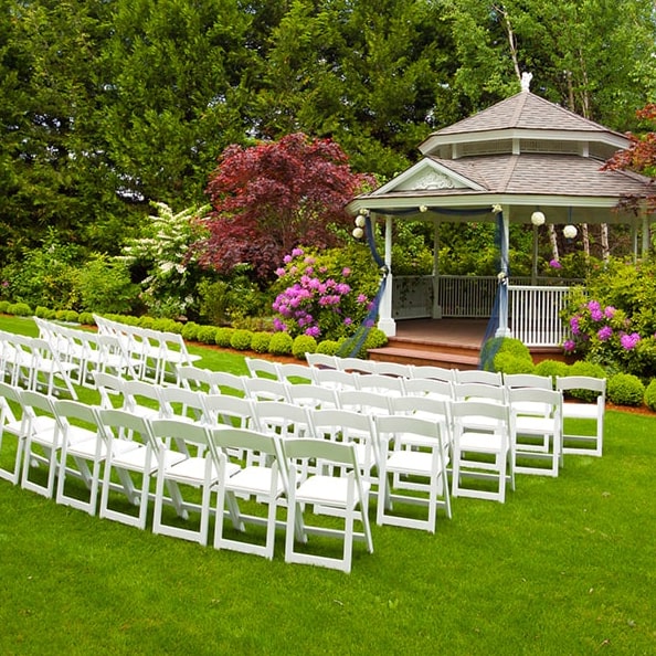 our wedding & event trailers come equipped with luxury amenities such as air conditioning, lighting, sound system, and restroom facilities